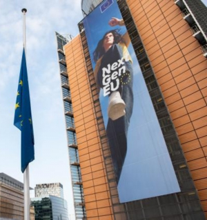 Comissão Europeia prepara-se para emitir 250 mil milhões de euros em obrigações verdes NextGenerationEU