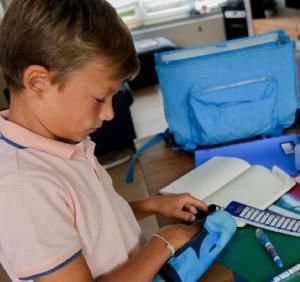 Dia Mundial do Professor: Comissão lança ferramenta para prestar apoio aos professores do ensino primário e secundário na utilização das tecnologias digitais